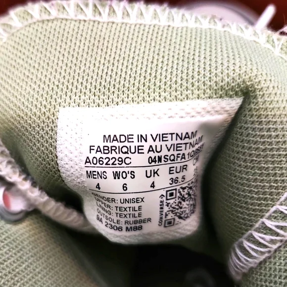 CONVERSE ALL STAR CANVAS HIGH-TOP SNEAKERS EMBROIDERED HONEY BEES & FLOWERS 6 - Picture 5 of 12